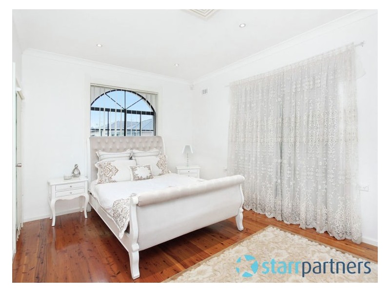 18 Rhodes Avenue, Guildford NSW 2161