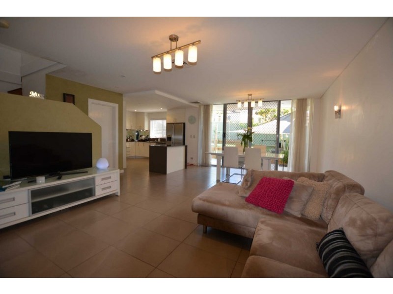 16 SAPPHIRE STREET, Greystanes NSW 2145