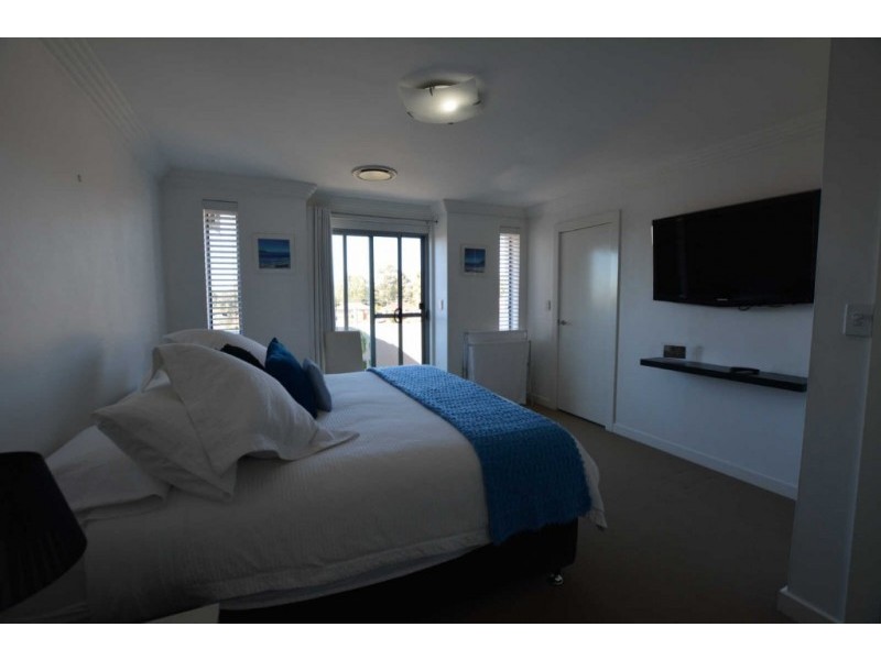 16 SAPPHIRE STREET, Greystanes NSW 2145