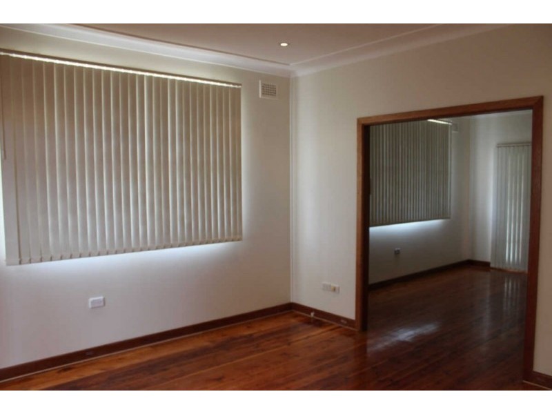 16 WARREN ROAD, Woodpark NSW 2164