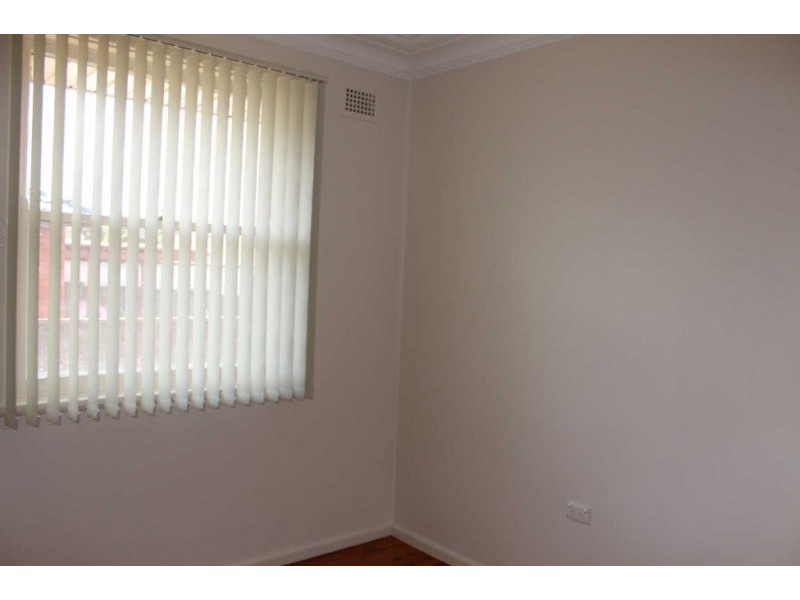 16 WARREN ROAD, Woodpark NSW 2164