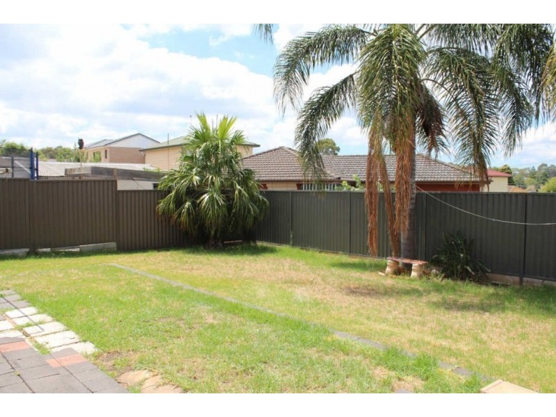 16 WARREN ROAD, Woodpark NSW 2164