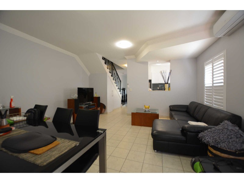 5 HENDERSON STREET, Merrylands NSW 2160