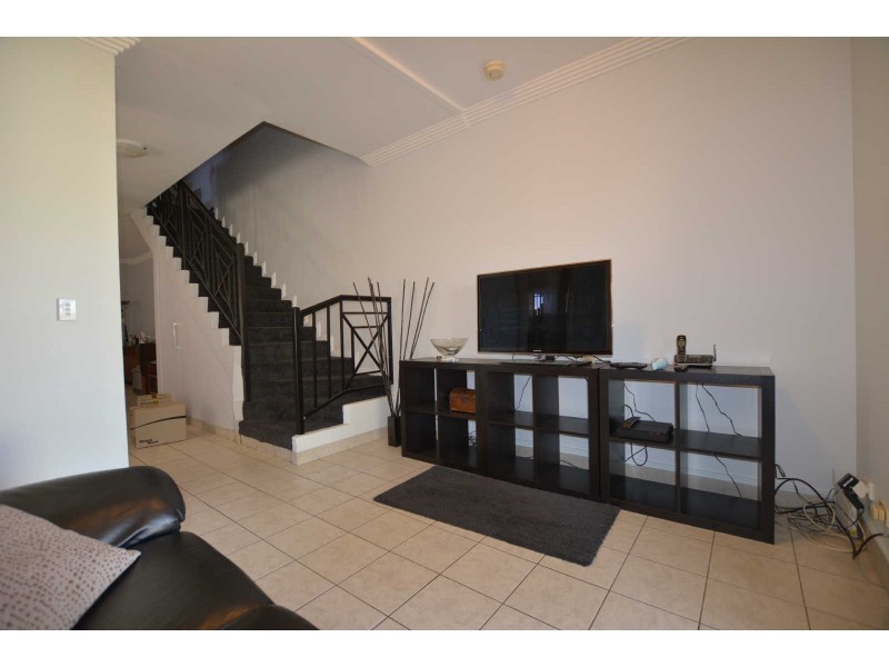 5 HENDERSON STREET, Merrylands NSW 2160