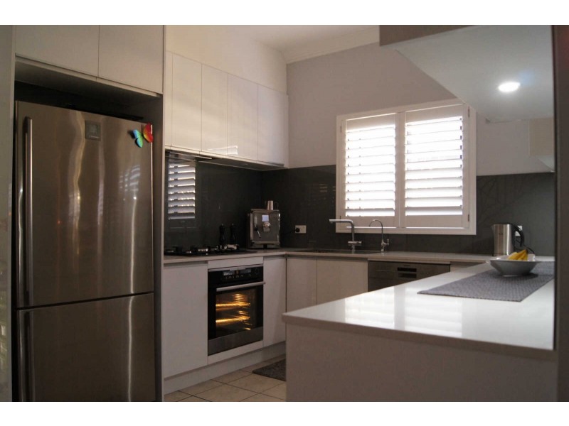 5 HENDERSON STREET, Merrylands NSW 2160