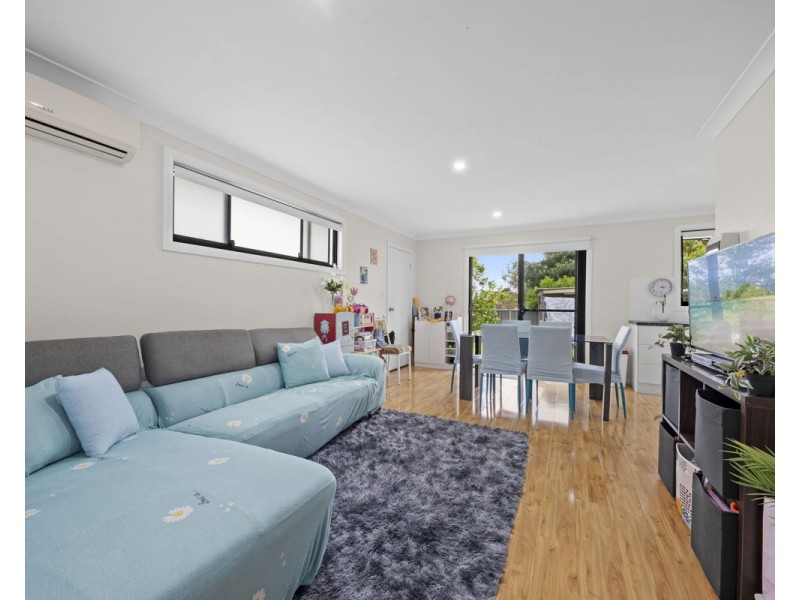 12 Orleans Crescent, Toongabbie NSW 2146