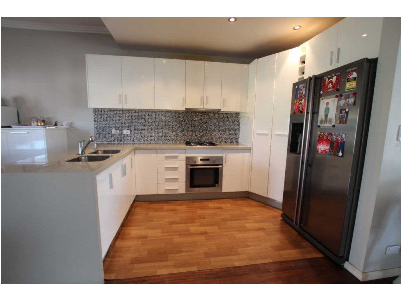 32 EDNA AVENUE, Merrylands NSW 2160