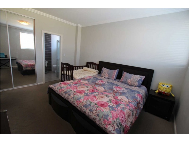32 EDNA AVENUE, Merrylands NSW 2160