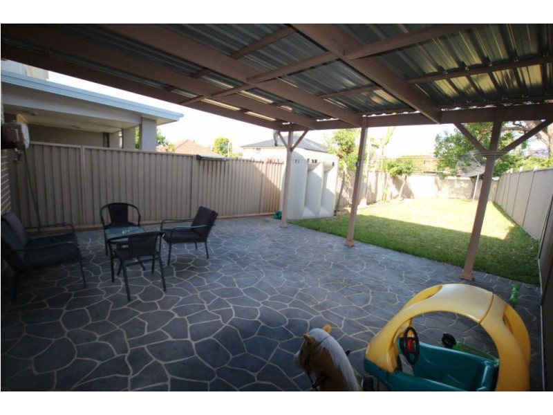 32 EDNA AVENUE, Merrylands NSW 2160