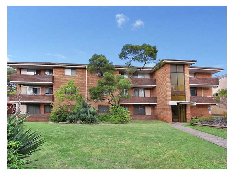 18/22 Newman Street, Merrylands NSW 2160