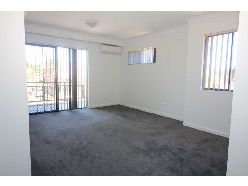 02/5-7 WINDSOR ROAD, Merrylands NSW 2160