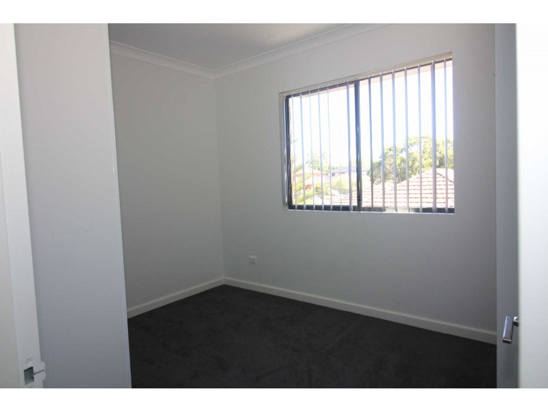02/5-7 WINDSOR ROAD, Merrylands NSW 2160