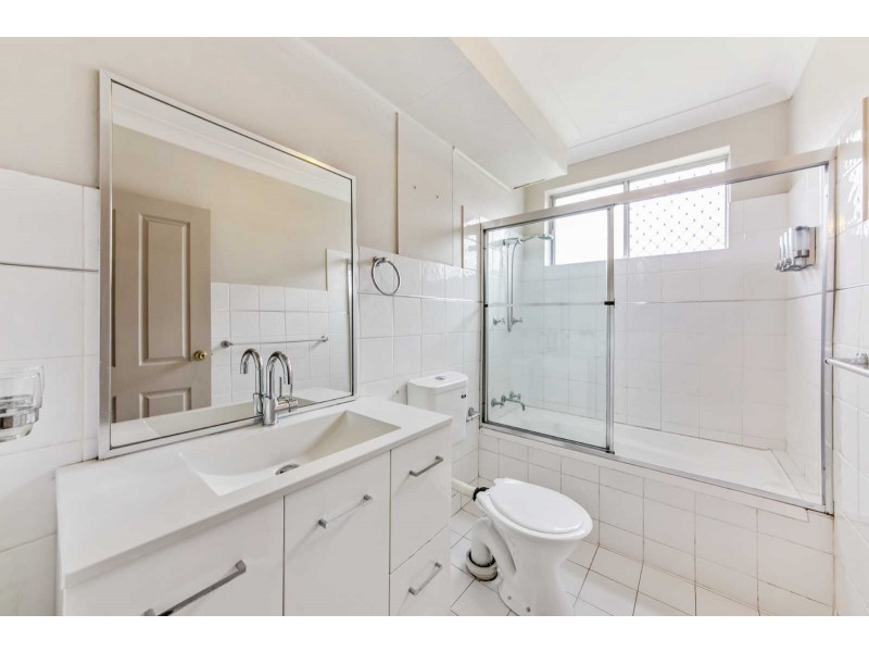 04/20 Military Road, Merrylands NSW 2160