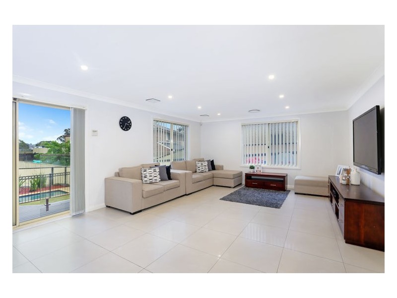 16 Old Church Lane, Prospect NSW 2148