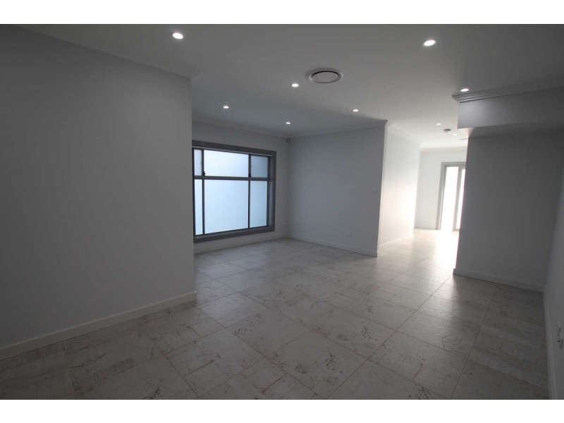 68A HAMPDEN ROAD, South Wentworthville NSW 2145