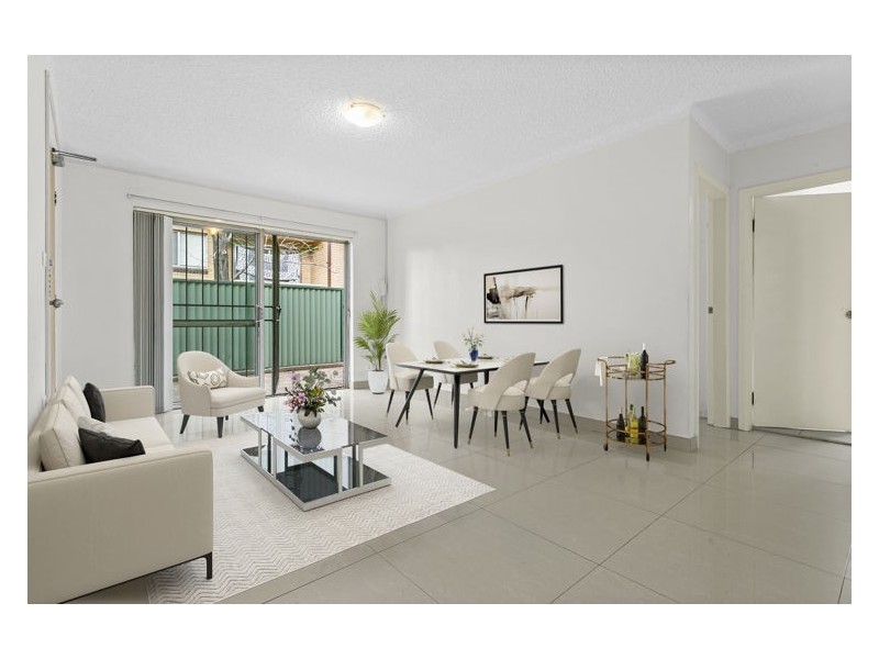 2/44 Birmingham Street, Merrylands NSW 2160