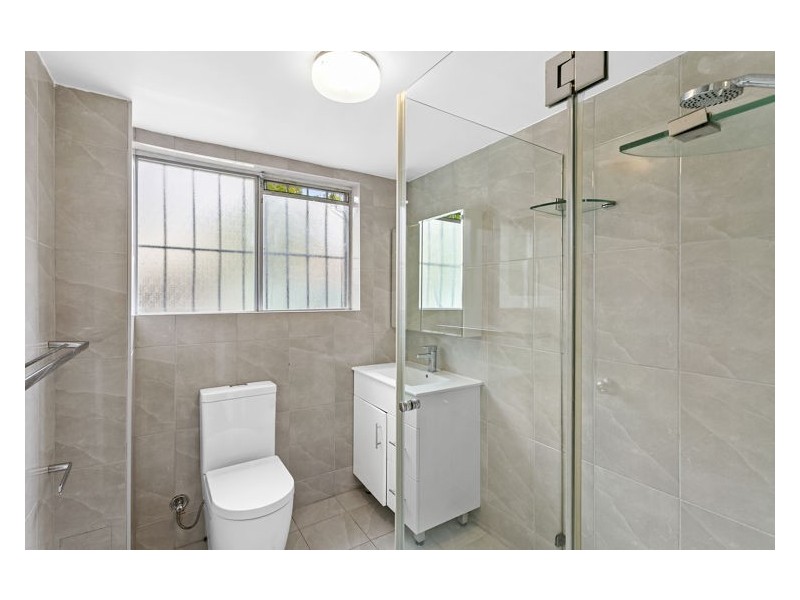 2/44 Birmingham Street, Merrylands NSW 2160