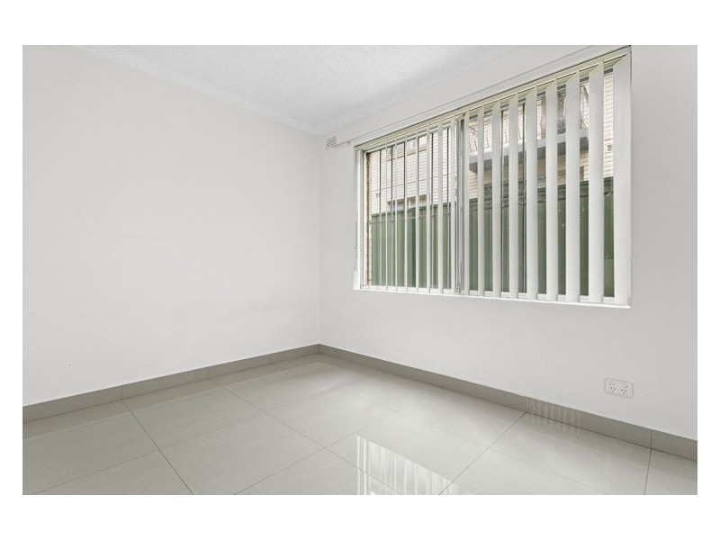 2/44 Birmingham Street, Merrylands NSW 2160