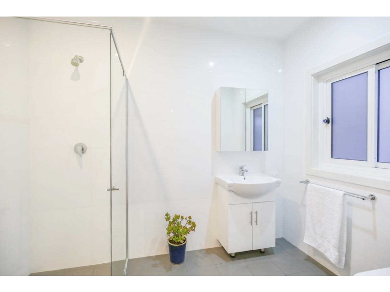 6A DELL PLACE, Georges Hall NSW 2198