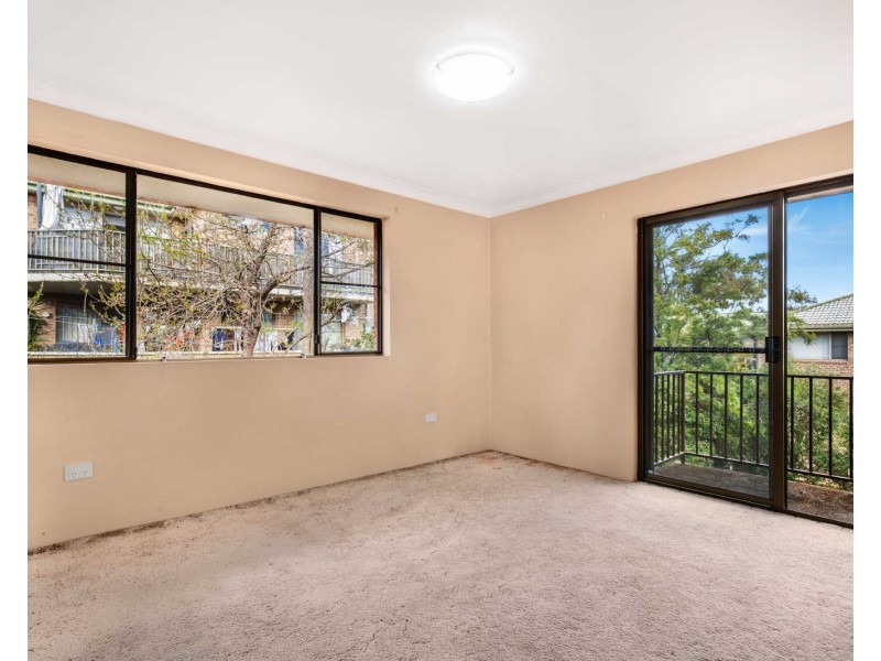 12/61 Windsor Road, Merrylands NSW 2160
