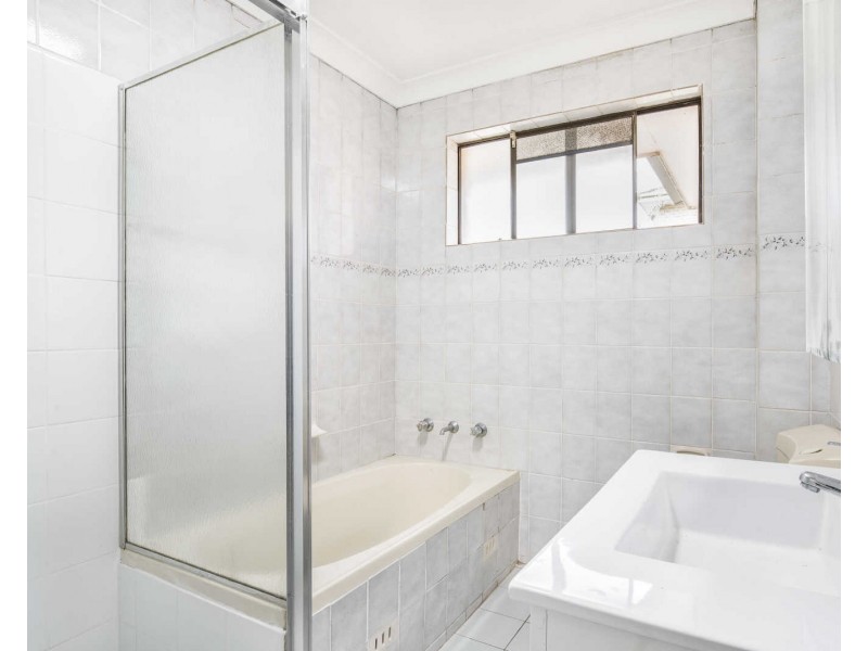 12/61 Windsor Road, Merrylands NSW 2160