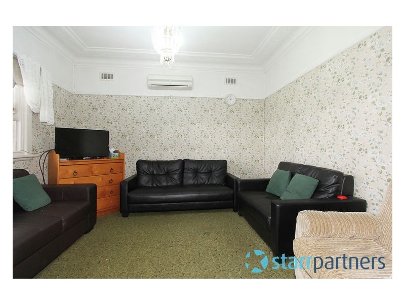 8 Hilltop Road, Merrylands NSW 2160