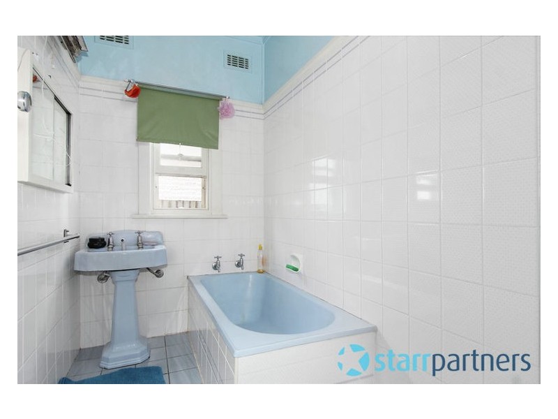 8 Hilltop Road, Merrylands NSW 2160