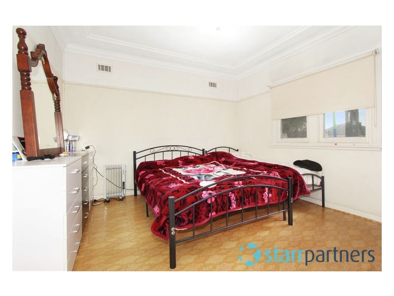 8 Hilltop Road, Merrylands NSW 2160