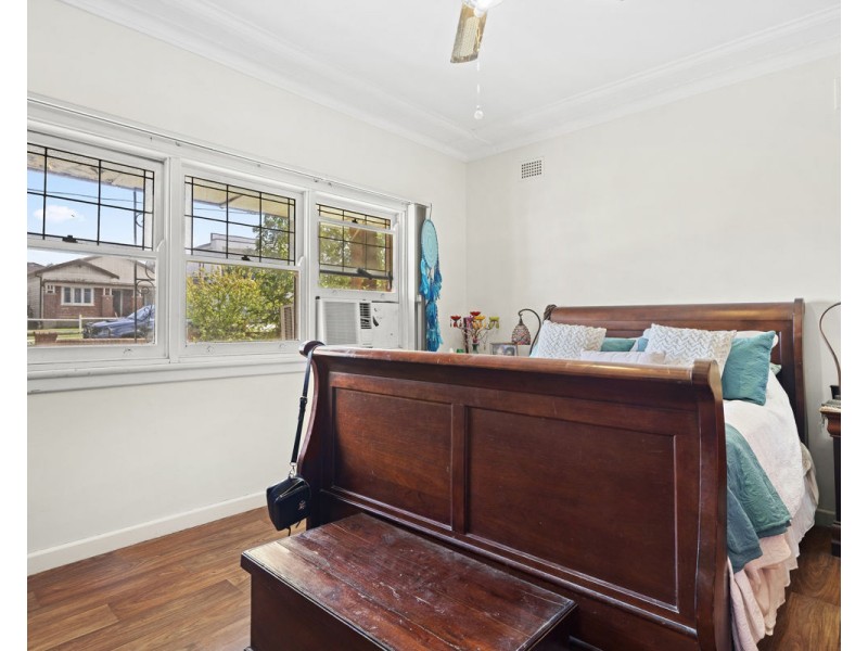 26 The Esplanade, Guildford NSW 2161