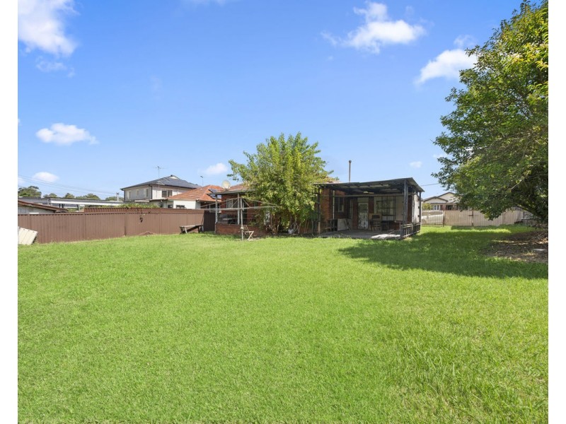 26 The Esplanade, Guildford NSW 2161