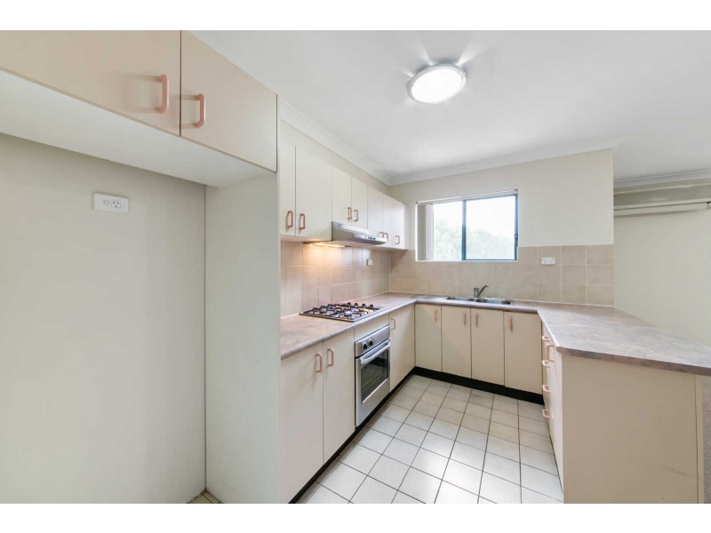 8/29 MEMORIAL AVENUE, Merrylands NSW 2160
