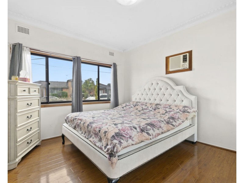 18 Paterson Crescent, Fairfield NSW 2165