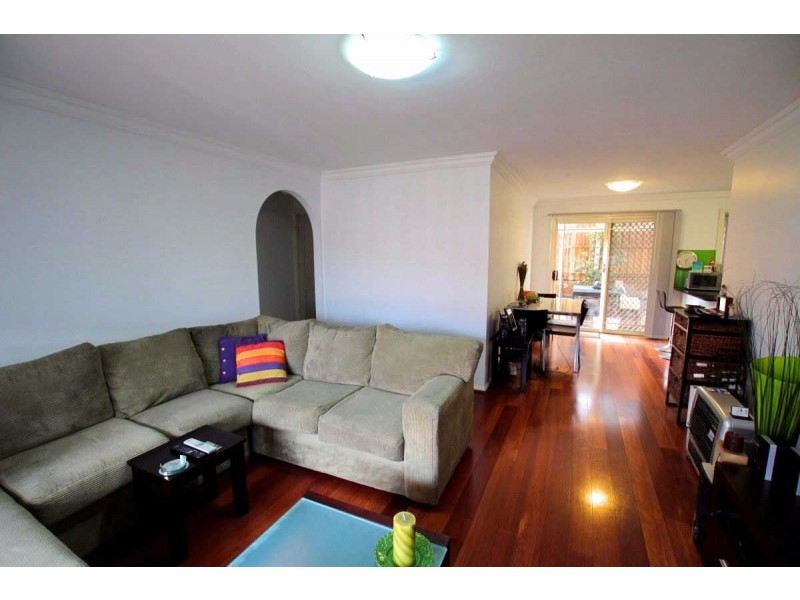 4/24 ALLISON ROAD, Guildford NSW 2161