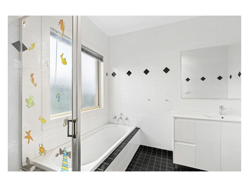 4a Rhodes Avenue, Guildford NSW 2161