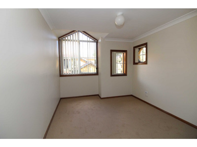 3/4 BOWDEN STREET, Merrylands NSW 2160