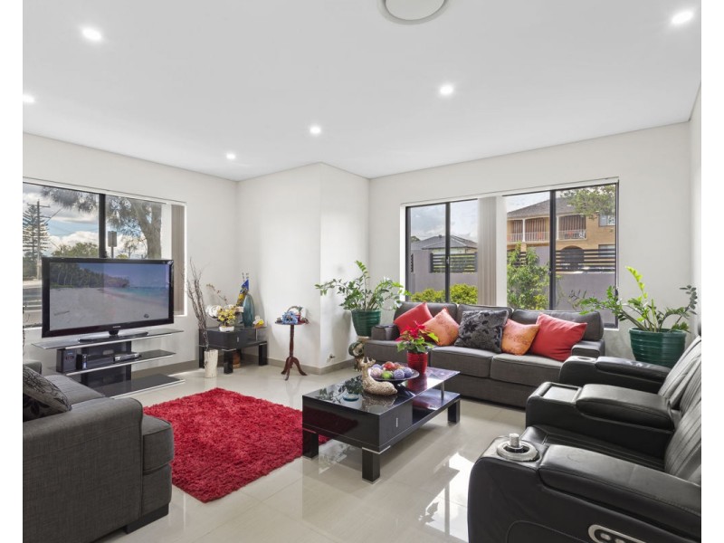 140 Cumberland Road, Greystanes NSW 2145