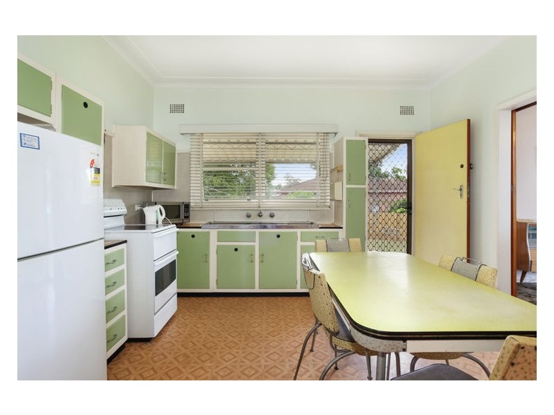 6 Linda Place, Merrylands NSW 2160