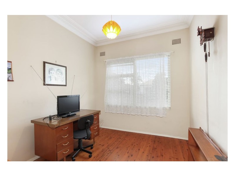 6 Linda Place, Merrylands NSW 2160