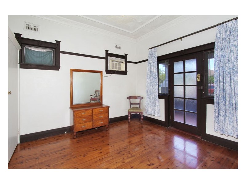 33 Albion Avenue, Merrylands NSW 2160