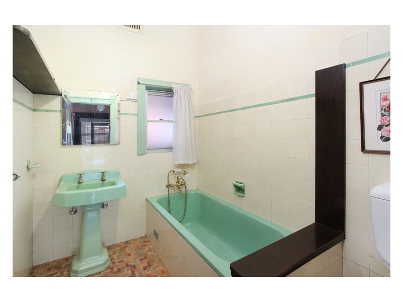 33 Albion Avenue, Merrylands NSW 2160