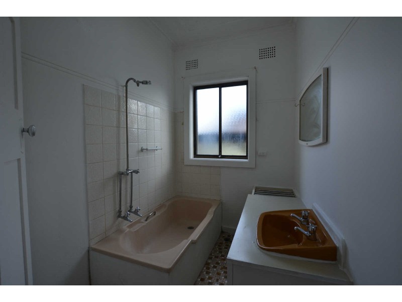 11 CLARENCE STREET, Merrylands NSW 2160