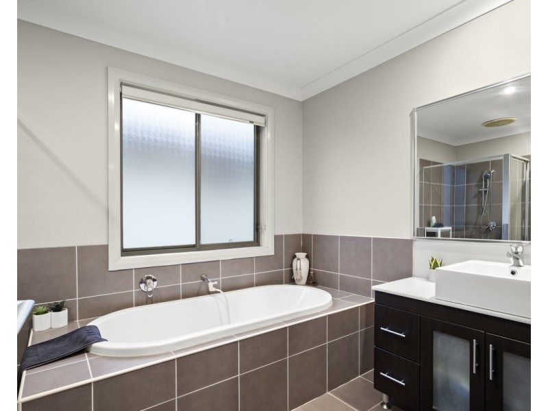 11 Boraga Street, Pemulwuy NSW 2145