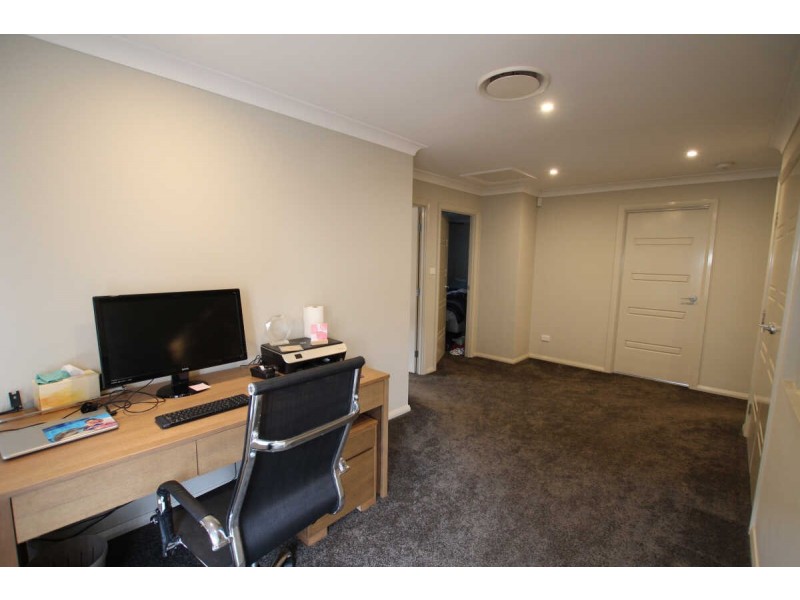 11 BORAGA STREET, Pemulwuy NSW 2145