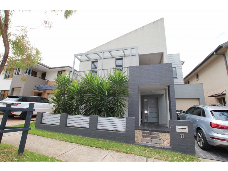 11 BORAGA STREET, Pemulwuy NSW 2145