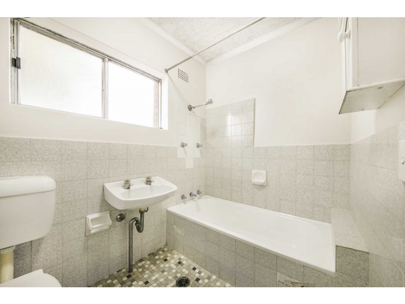 2/20 Walker Street, Merrylands NSW 2160