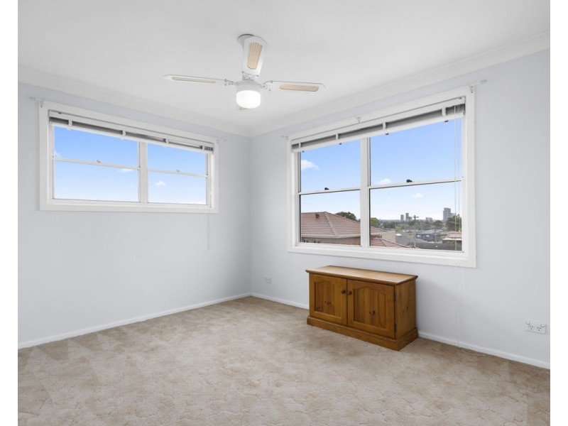 82 Hanbury Street, Greystanes NSW 2145