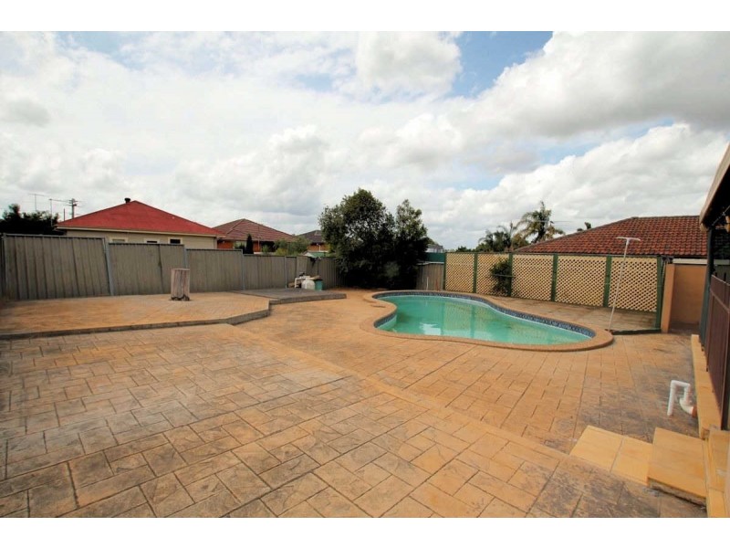 18 Roberta Street, Greystanes NSW 2145