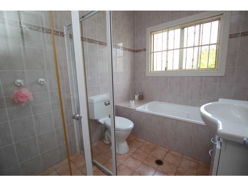 25 LEACH ROAD, Guildford NSW 2161