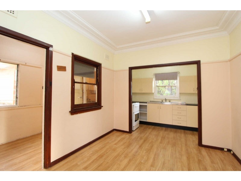 50 WINDSOR RD, Merrylands NSW 2160