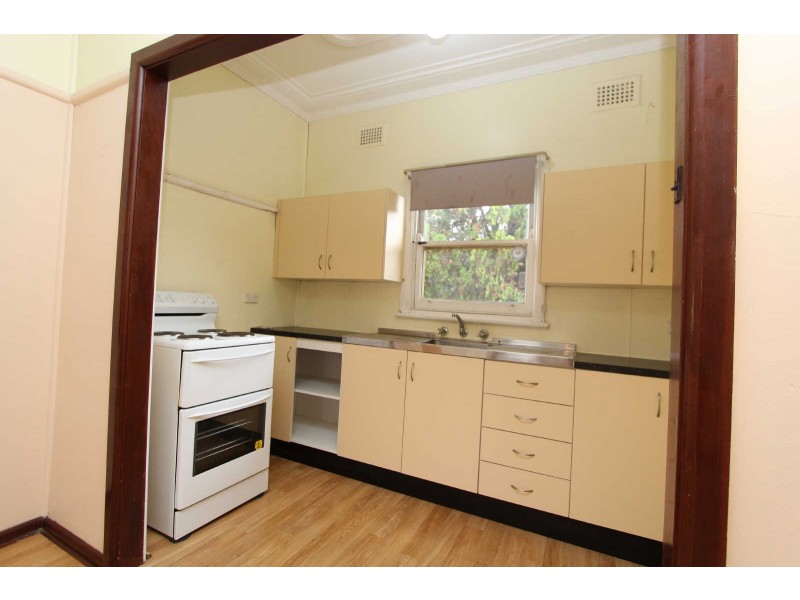 50 WINDSOR RD, Merrylands NSW 2160